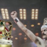Après la vente de mercredi des objets ayant appartenu à Freddie Mercury, doivent suivre deux autres enchères en salle en plus de trois ventes en ligne.